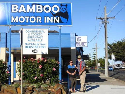 Bamboo Motor Inn Лейкс Ентранс Екстериор снимка