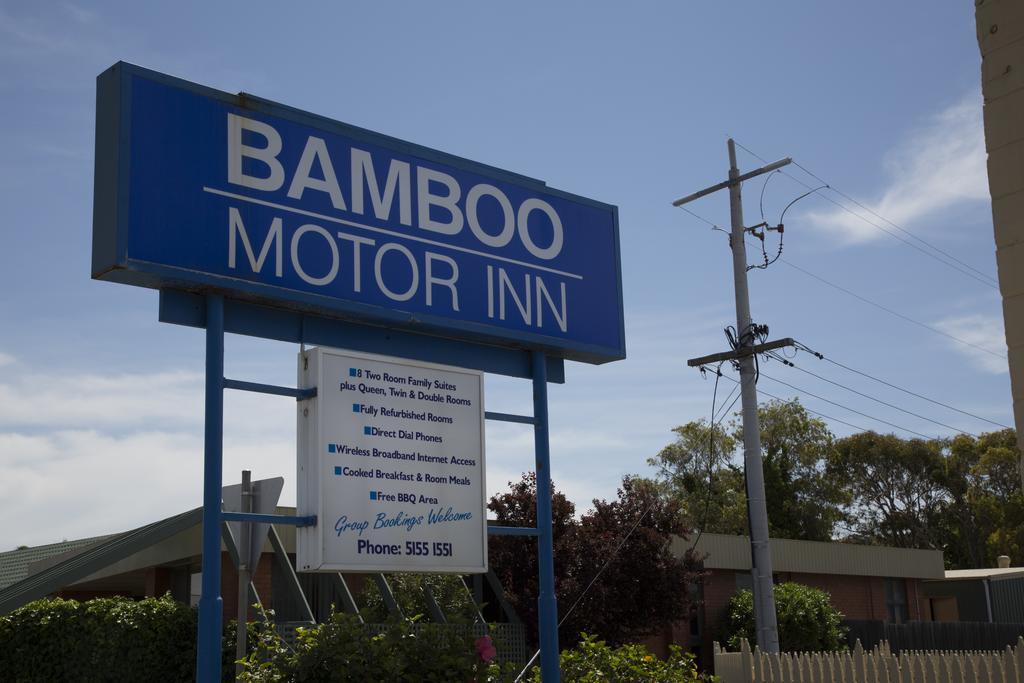 Bamboo Motor Inn Лейкс Ентранс Екстериор снимка